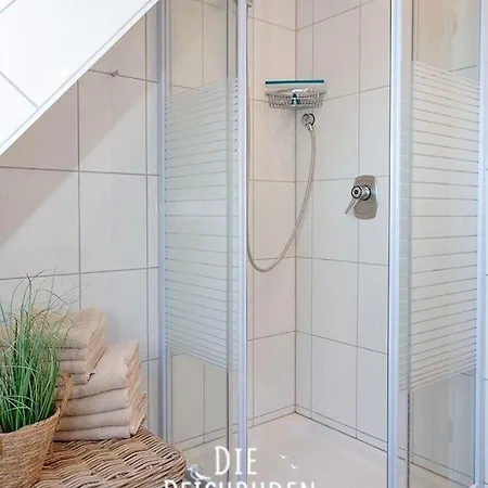 Die-deichbude-4-box-8 *